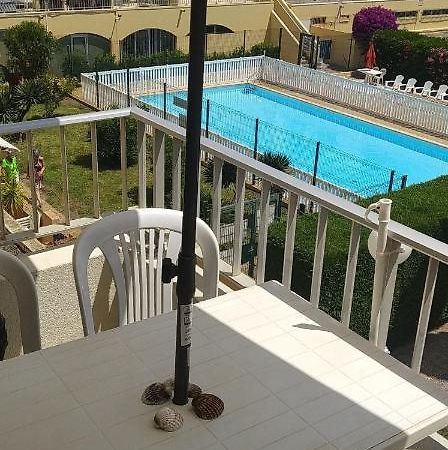 Appartement T2 Avec Piscine, Proche De La Plage Et Du Port Грюїссан Екстер'єр фото