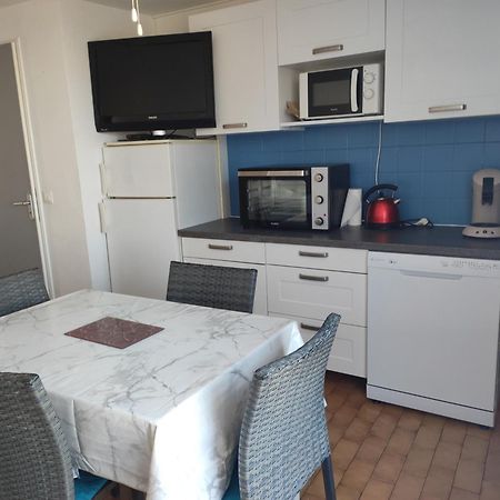Appartement T2 Avec Piscine, Proche De La Plage Et Du Port Грюїссан Екстер'єр фото