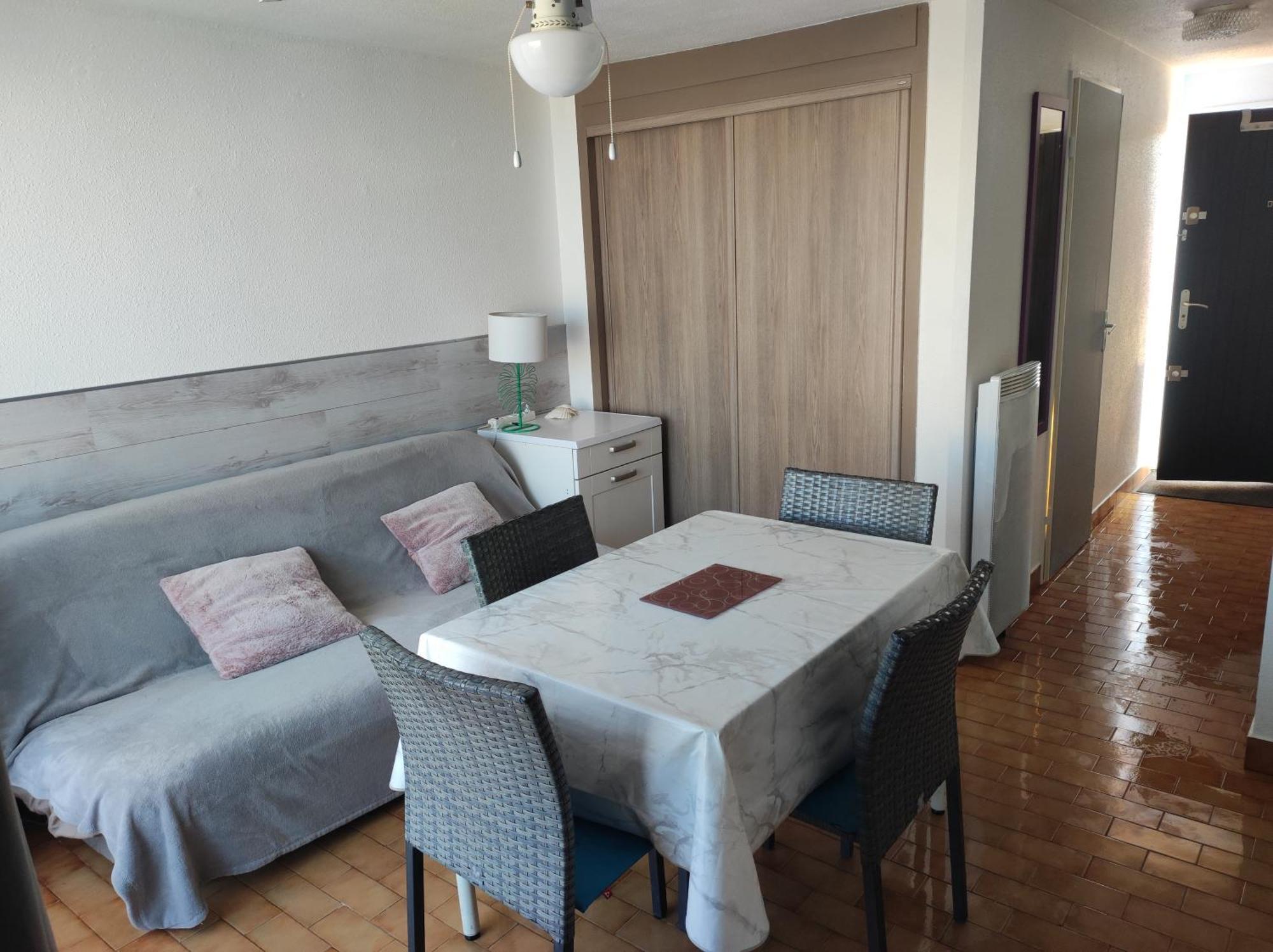 Appartement T2 Avec Piscine, Proche De La Plage Et Du Port Грюїссан Екстер'єр фото