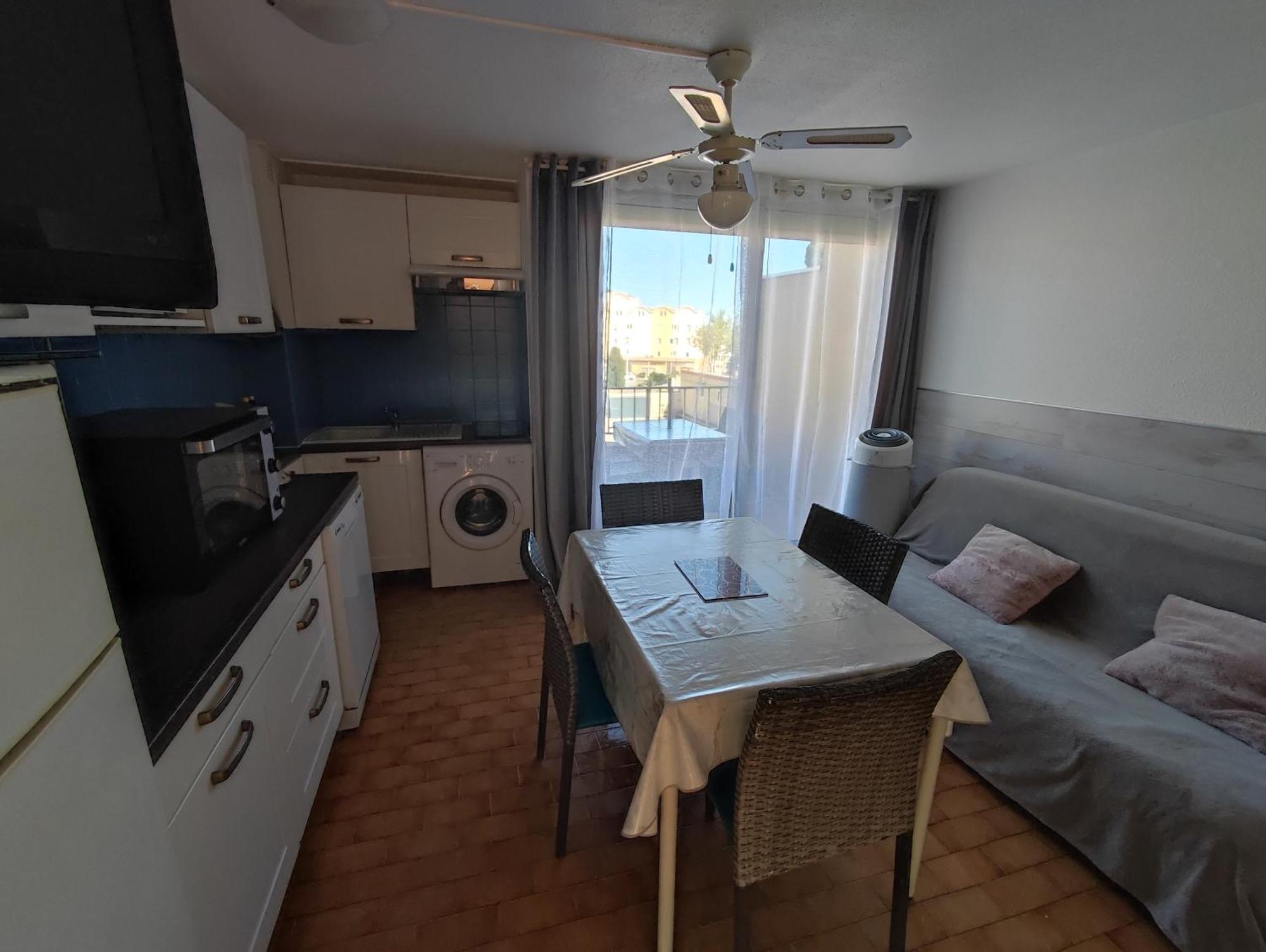 Appartement T2 Avec Piscine, Proche De La Plage Et Du Port Грюїссан Екстер'єр фото