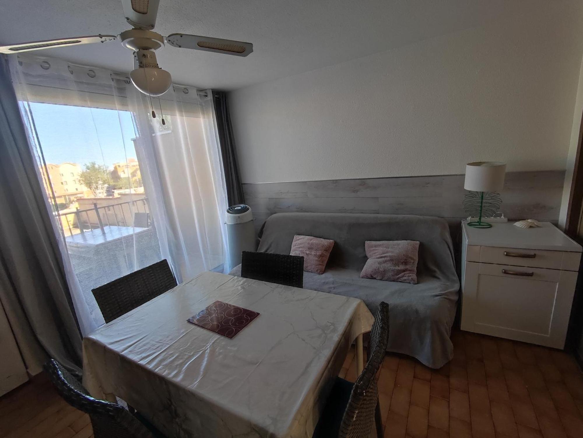 Appartement T2 Avec Piscine, Proche De La Plage Et Du Port Грюїссан Екстер'єр фото