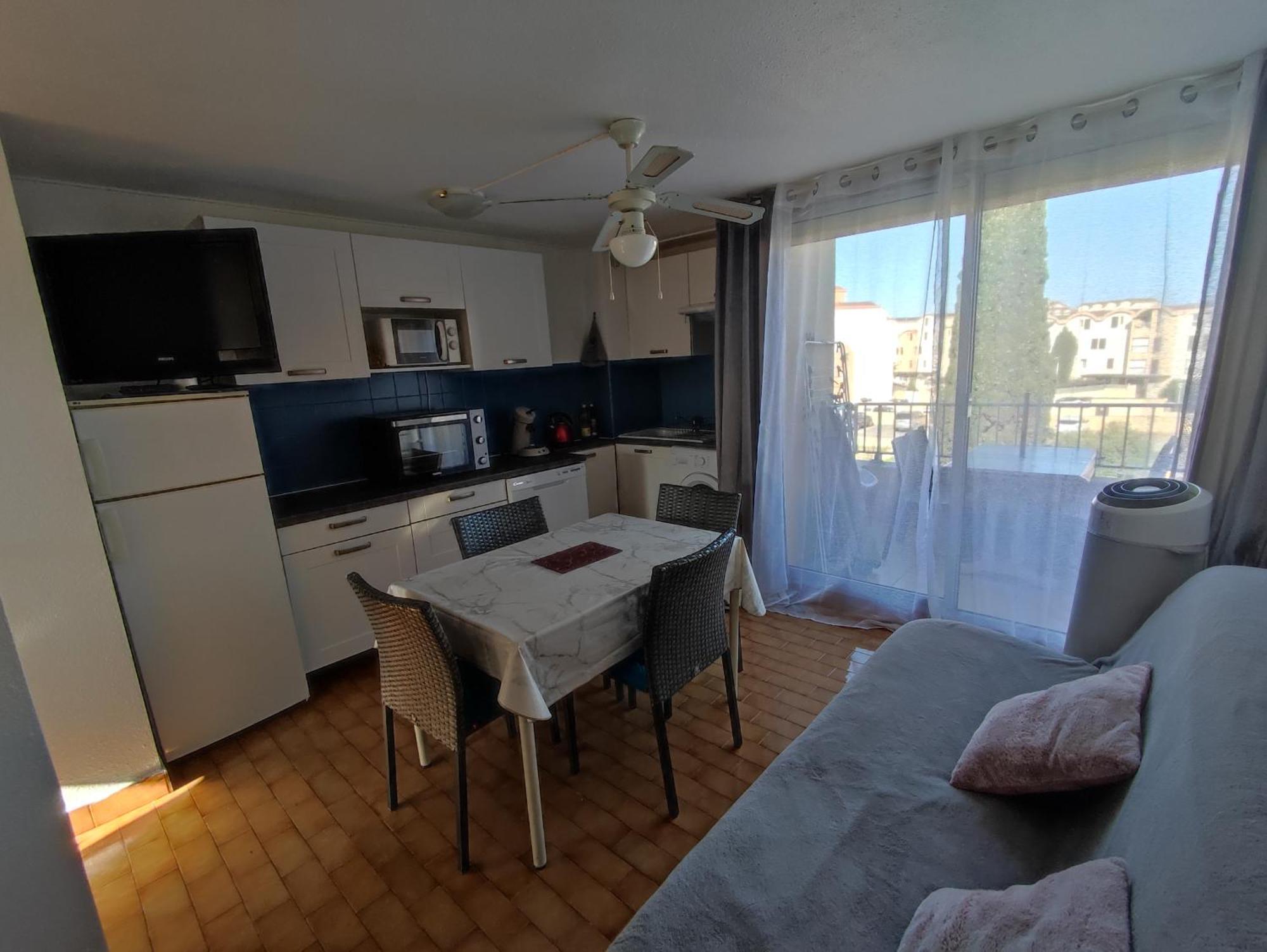 Appartement T2 Avec Piscine, Proche De La Plage Et Du Port Грюїссан Екстер'єр фото